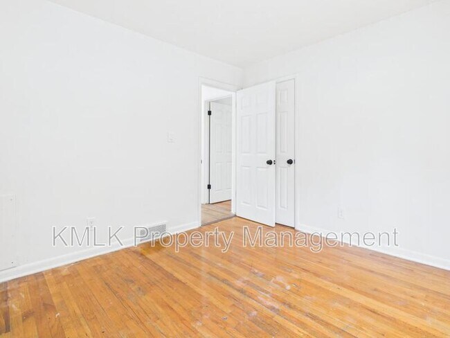 Building Photo - 1622 Merrill Ave