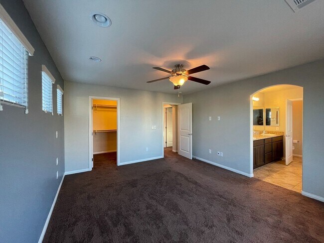 Building Photo - 3-Bedroom Home in Southwest Las Vegas – En...