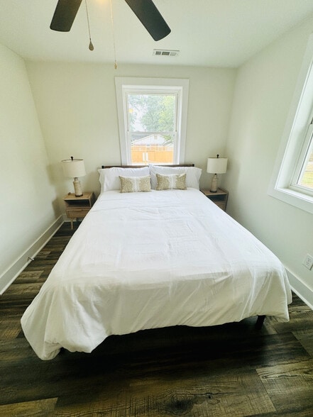 Building Photo - 403 Cedar Lane Rd