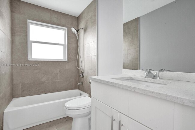 Building Photo - 1200 W 31st St