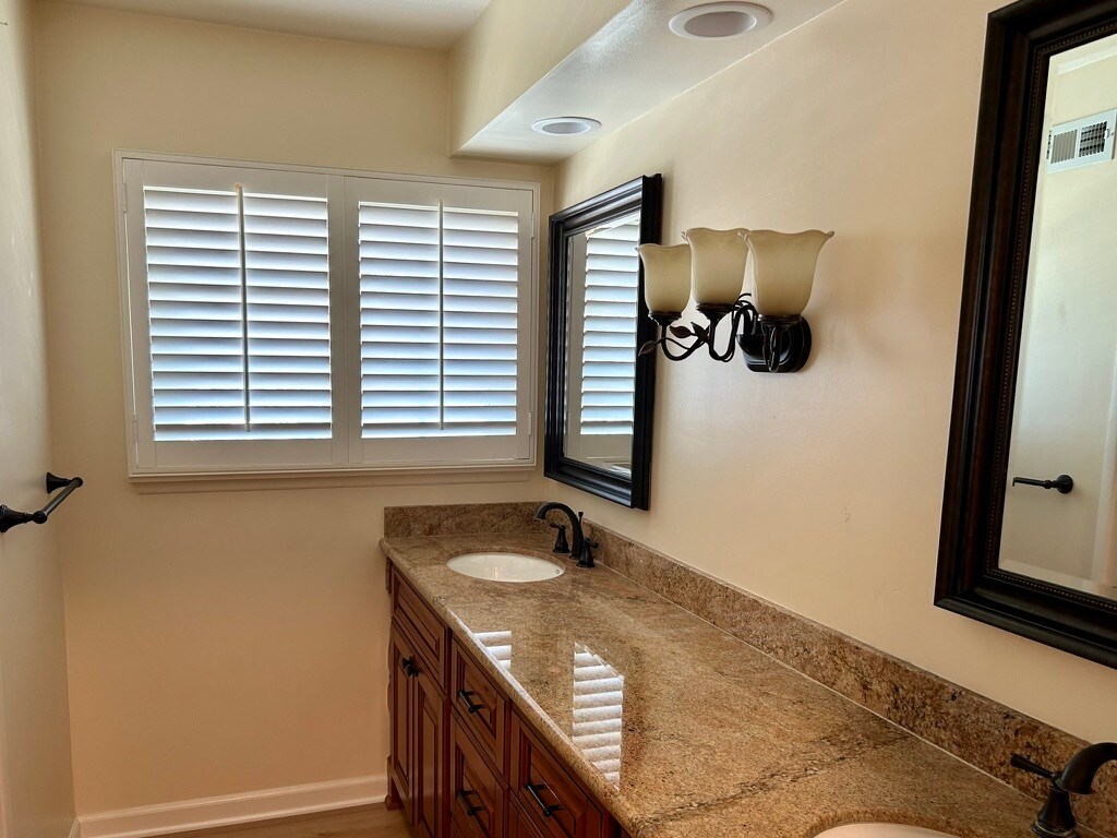 Building Photo - 17950 Mirasol Dr