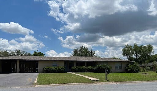 Building Photo - 305 W. Linda