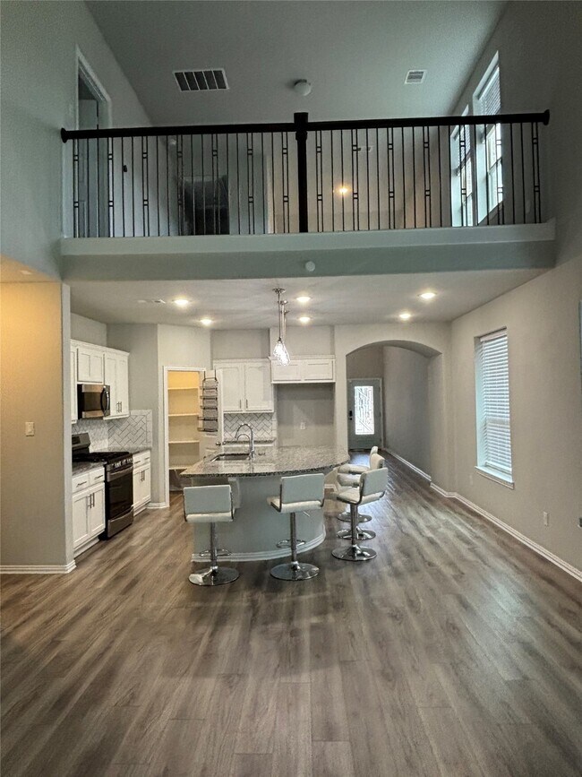 Building Photo - 3734 Bach St