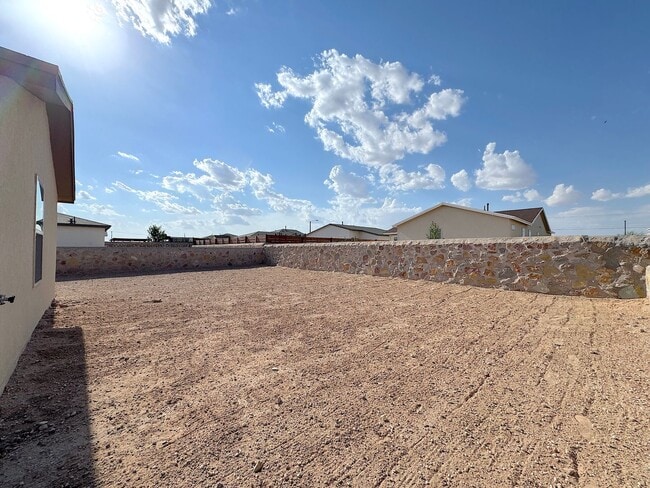 Building Photo - East El Paso 3 bed Refrig A/C w/Solar Panels!