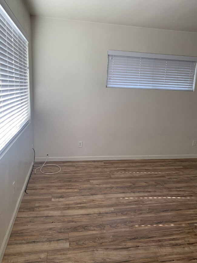 Building Photo - 2 Bed 1 Bath in Kernville