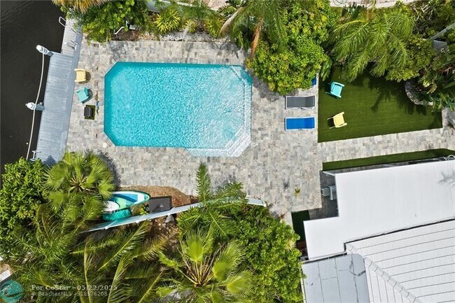 Building Photo - 2801 NE 59th St