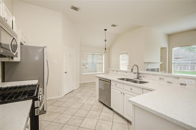 Building Photo - 9719 Goldenglade Dr