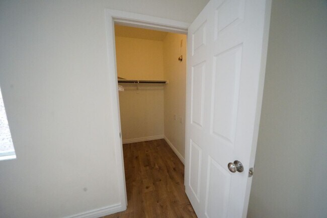 Building Photo - SHOWINGS START 4/1/2025