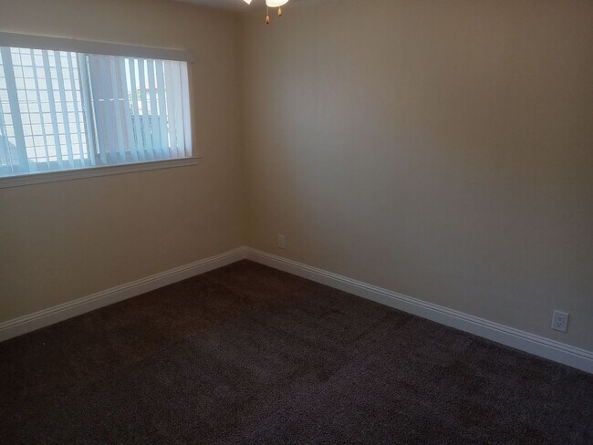 Building Photo - Welcome to SkyView Villa & Somerset Apartm...