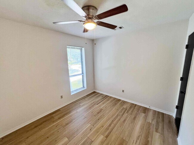 Building Photo - Fantastic 3 BR/ 2.5 BA Home in Kennesaw!