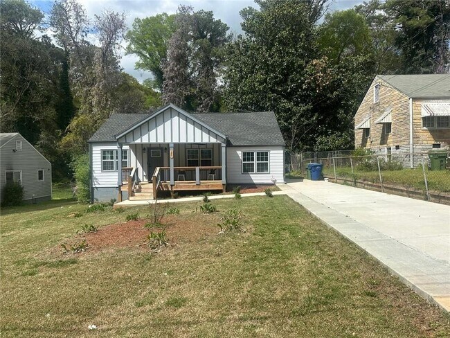 Building Photo - 1841 Bayberry Dr SW