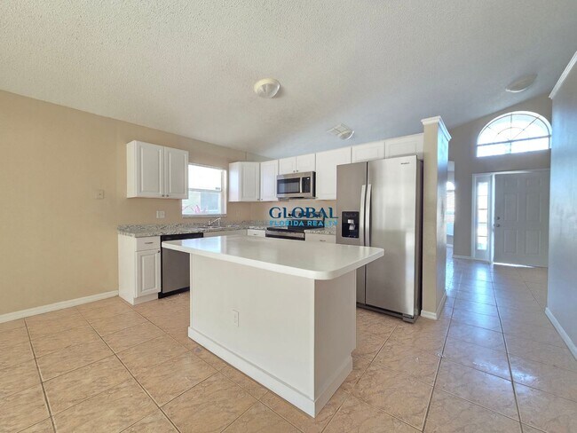 Building Photo - Prime Kissimmee Rental in Lakeside Estates!