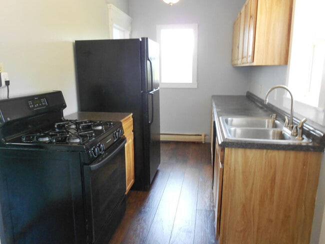 Building Photo - 121 Brady Rd