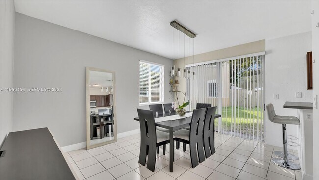 Building Photo - 2342 SE 10th St