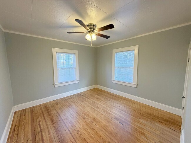 Building Photo - 820 Wood St