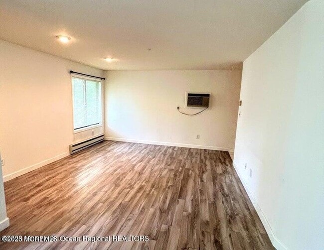 Building Photo - 55 Amberly Dr