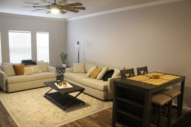 Building Photo - Spacious, Fully-Furnished 2/2 Condo Minutes from Campus - SPRING SEMESTER LEASE AVAILABLE!