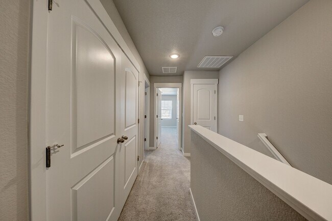 Building Photo - Gorgeous New Build 3 Bed 2 1/2 Bath in Tim...