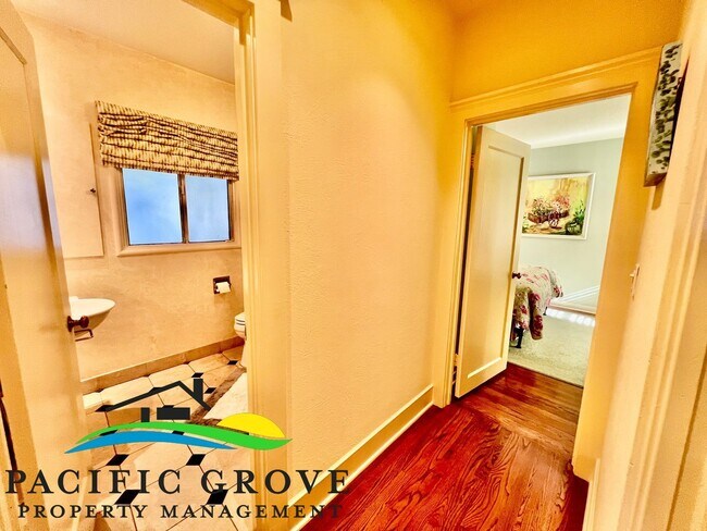 Building Photo - Lovely Ocean View Home Available NOW!