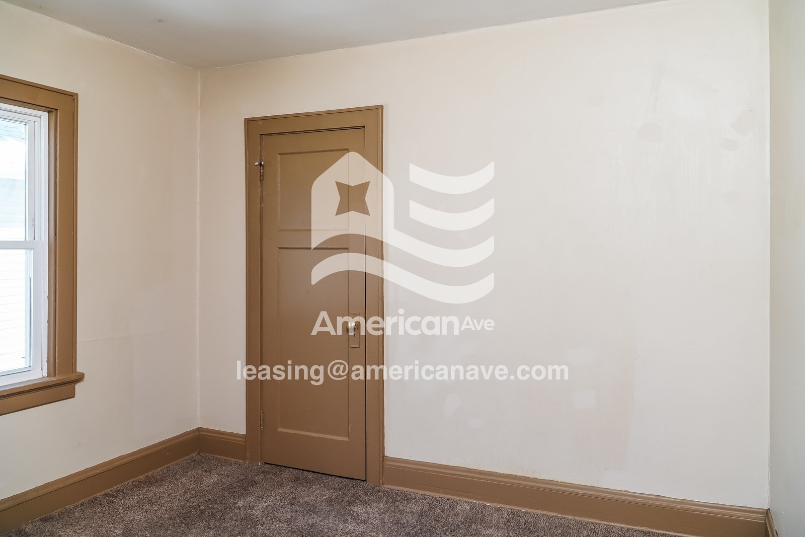 Building Photo - 4037#4101 Lower West Fairmount Avenue, 53209; #730423 - 730423