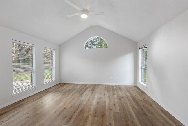 Building Photo - 1815 Moston Dr