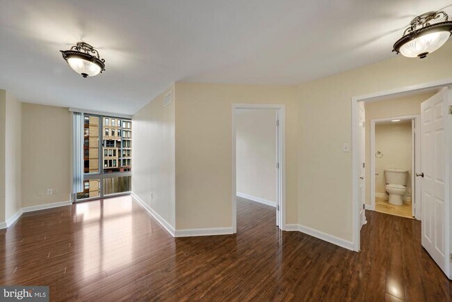 Building Photo - 950 25th St NW