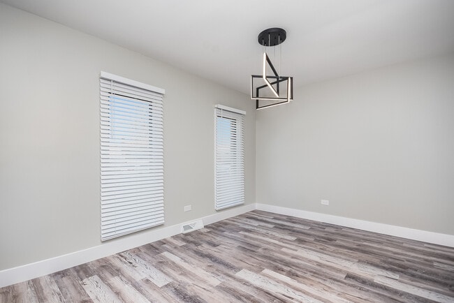 Building Photo - 15369 Ingleside Ave