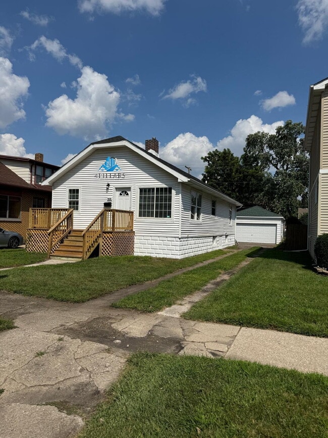 Building Photo - "Beautiful 3-Bedroom Retreat with 2 Baths ...