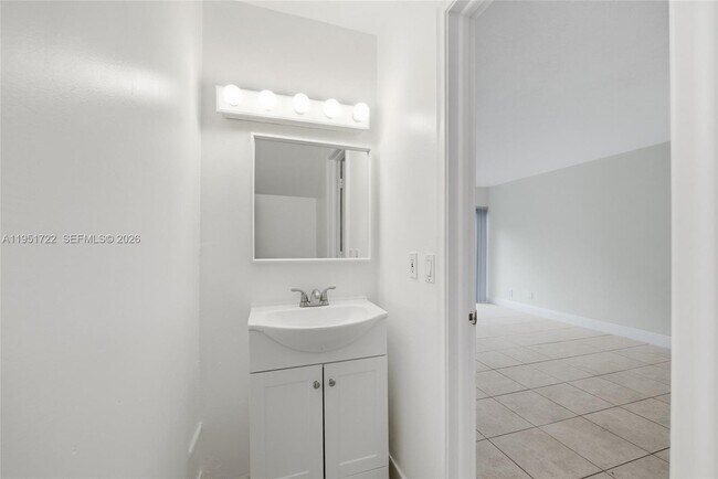 Building Photo - 3001 NW 5th Terrace