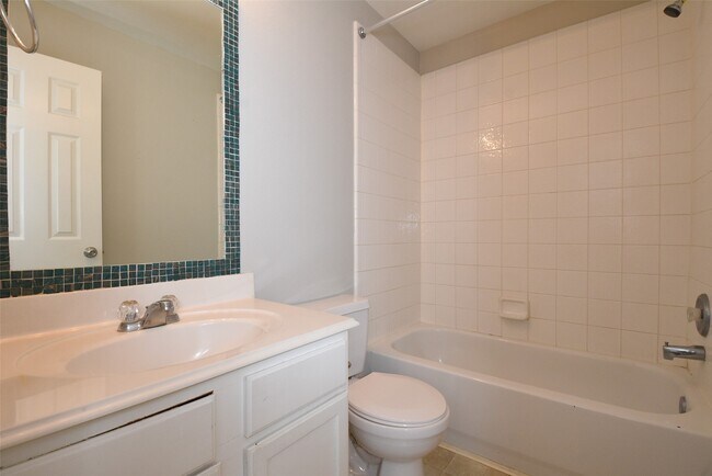 Building Photo - 21603 Falvel Lake Dr