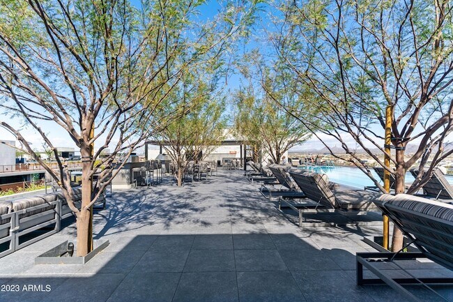 Building Photo - 7180 E Kierland Blvd