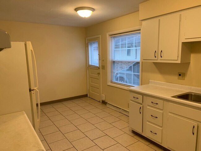 Building Photo - 219 Eisenhower Dr