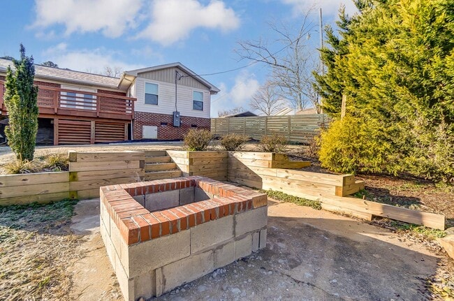 Building Photo - Beautifully Updated 4-Bed, 2.5-Bath Ranch Home in Belmont