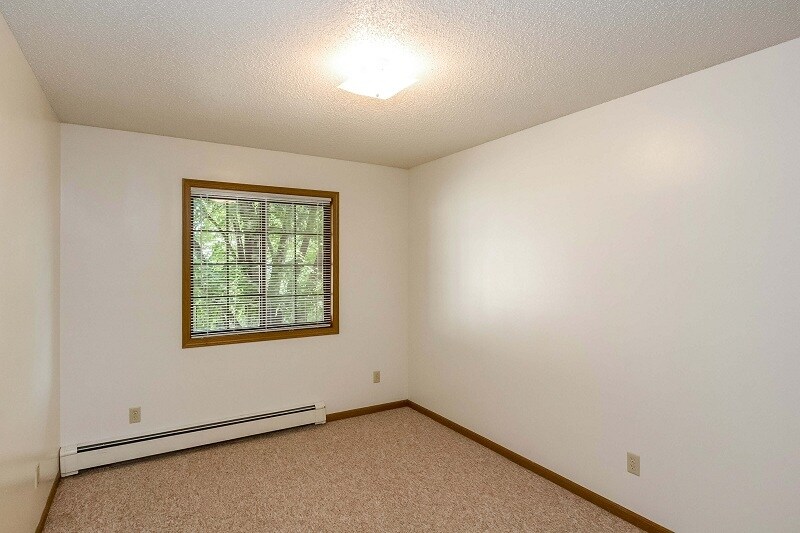 Building Photo - 490 Iowa Ave