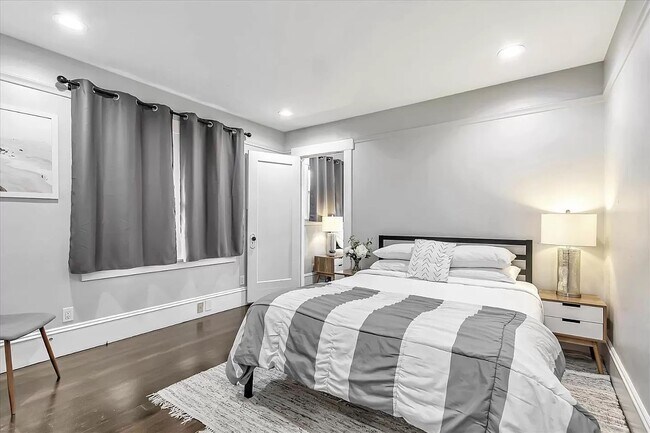 Building Photo - 860 S 8th St