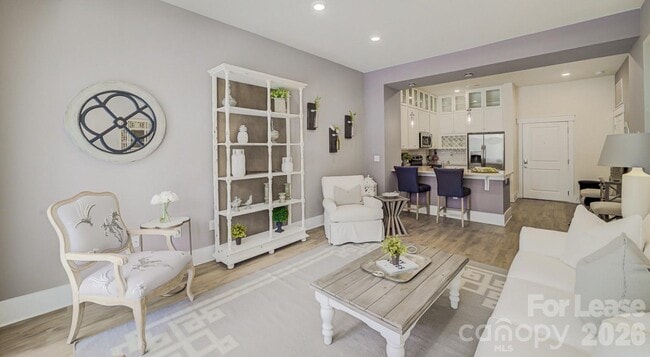 Building Photo - 16408 Holly Crest Ln