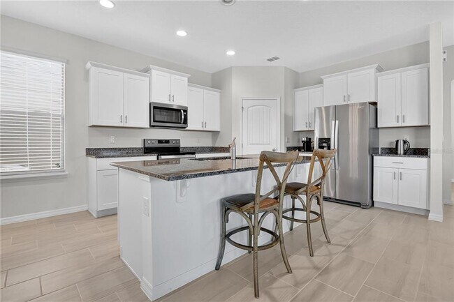 Building Photo - 11145 Sound Shr Dr