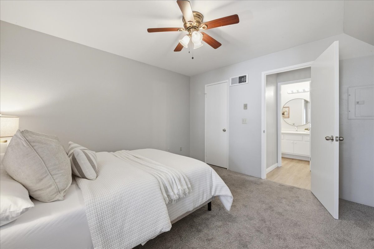 Building Photo - 3440 Lebon Dr
