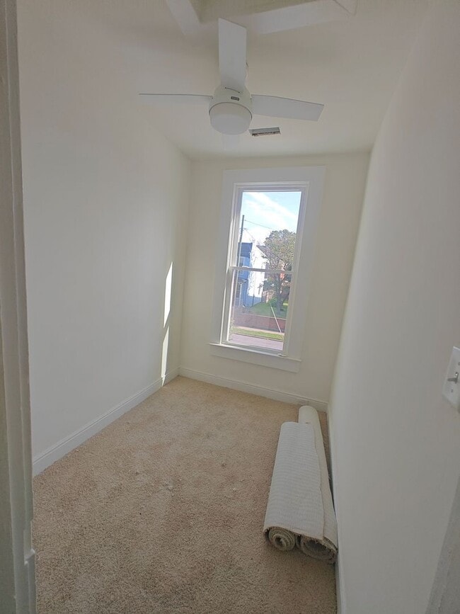 Building Photo - 3 bedroom home at Garland and S Sheppard