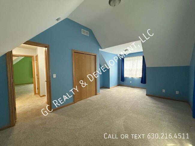 Building Photo - 446 S State St