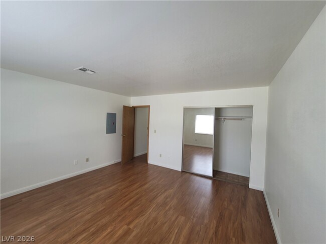 Building Photo - 1321 Del Mar St