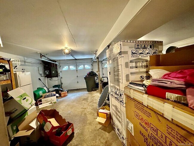 Building Photo - 13 Tamarack Ln