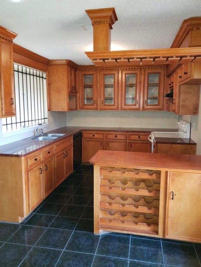 Building Photo - 2426 Spring Dusk Dr