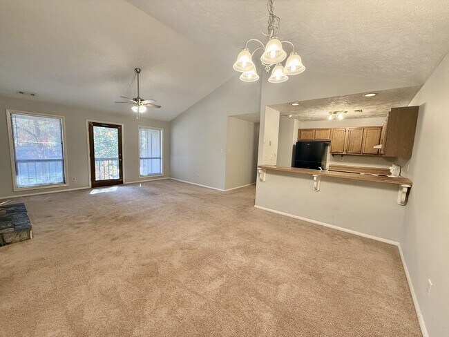 Building Photo - 1808 Tryon Dr