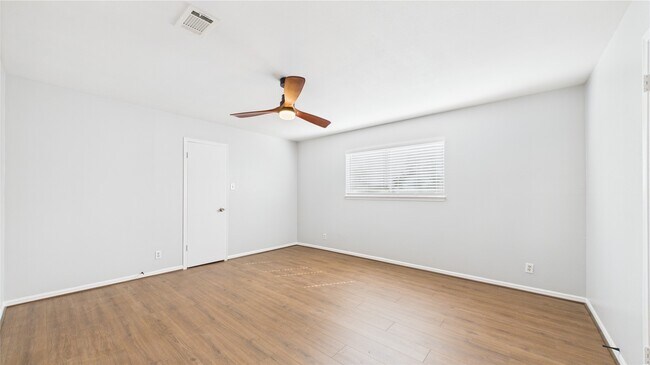 Building Photo - 1107 Verret Ln