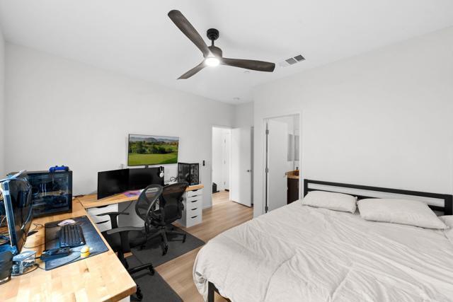 Building Photo - 5485 Seacliff Pl