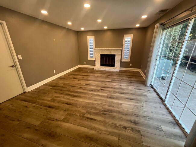 Building Photo - Nice 3 bedroom family home for rent in great Rocklin location