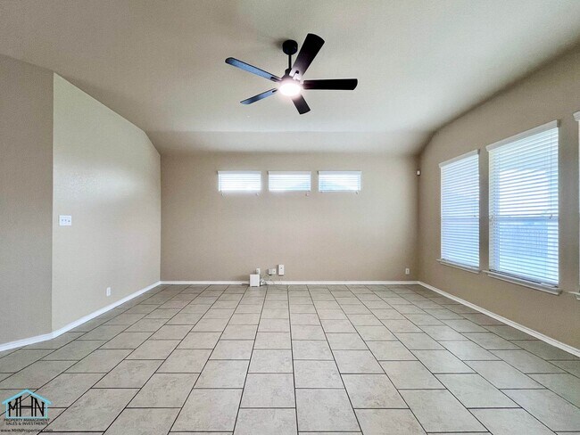 Building Photo - A Stunning 5-Bedroom, 3.5-Bathroom Home in the Heart of San Antonio, Texas!