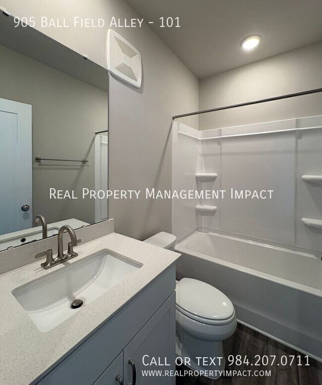 Building Photo - 112 Byrum St