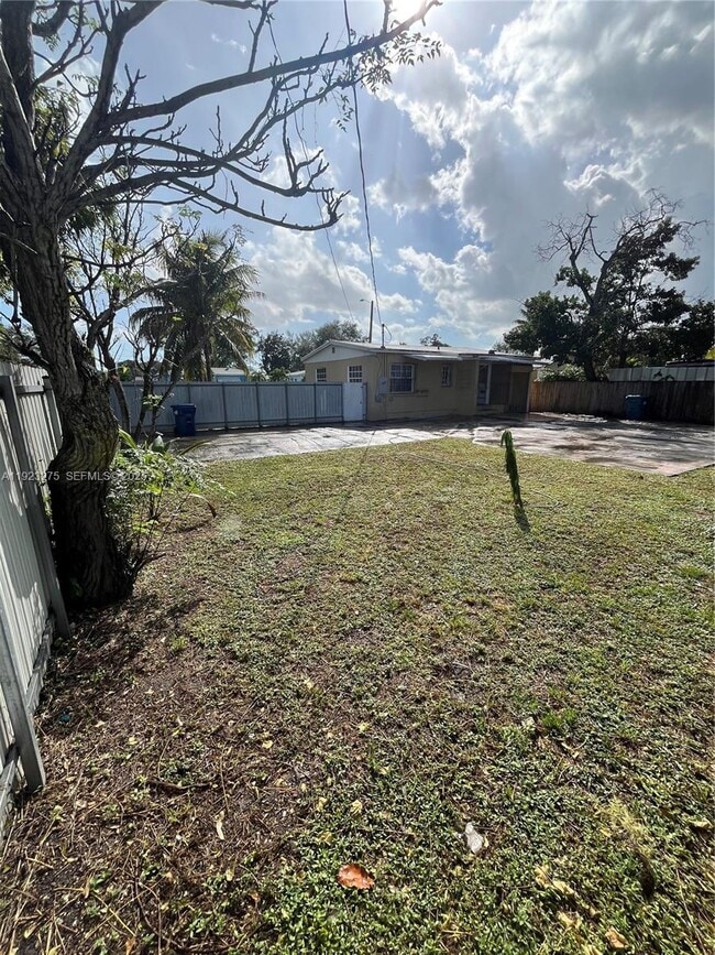 Building Photo - 1201 NW 117th St